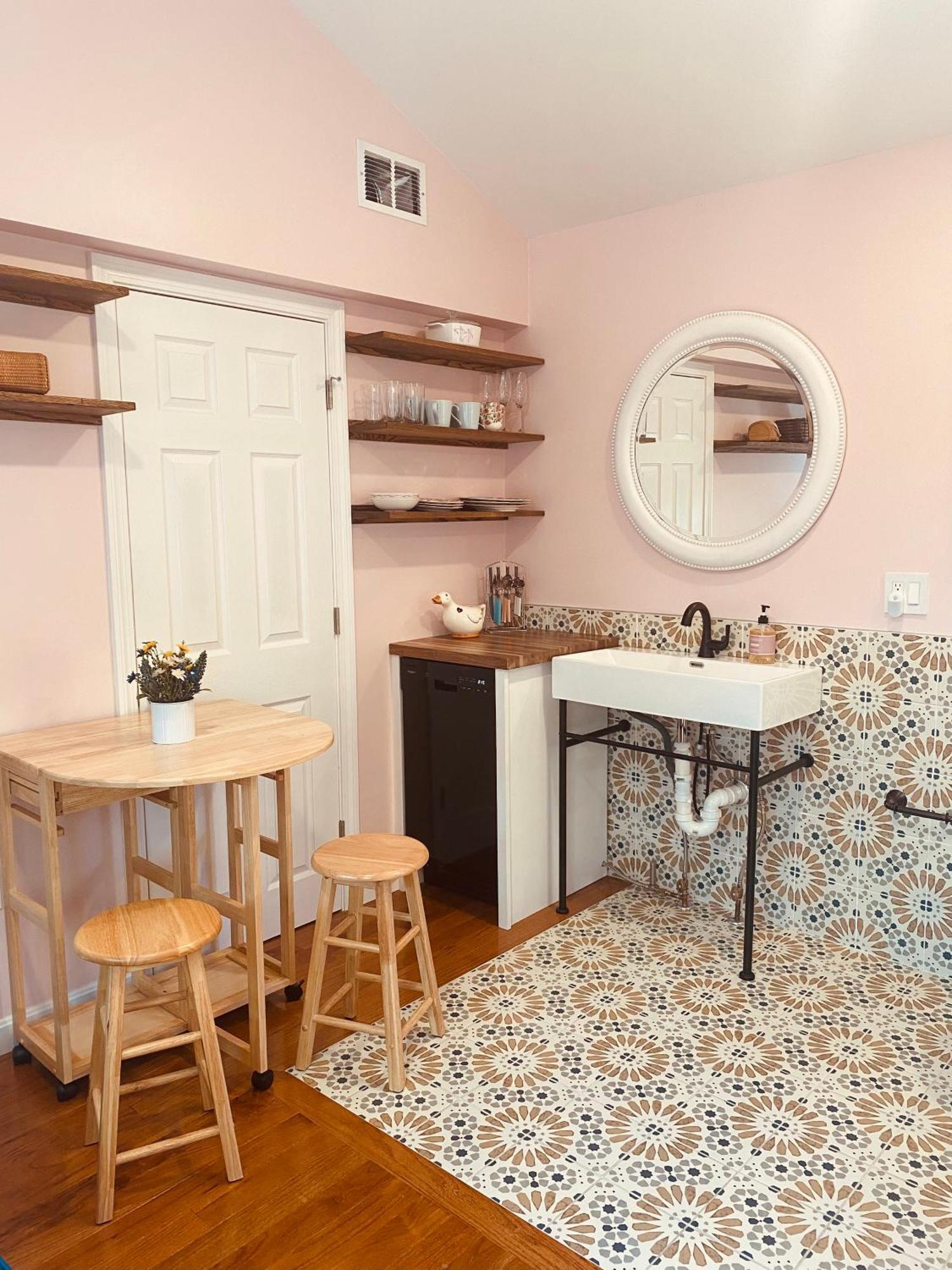 Wildflower Inn Plymouth Room photo