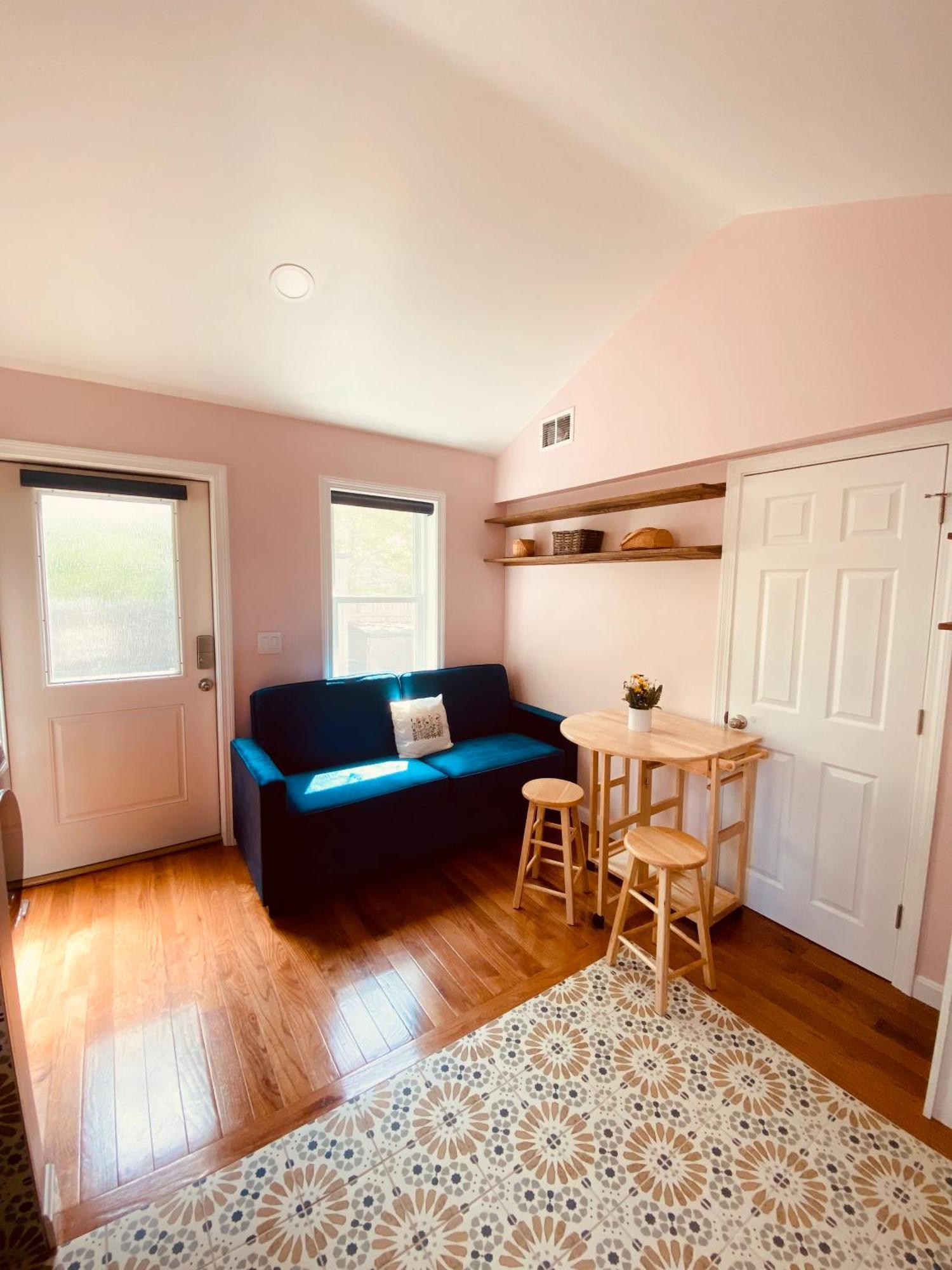 Wildflower Inn Plymouth Room photo